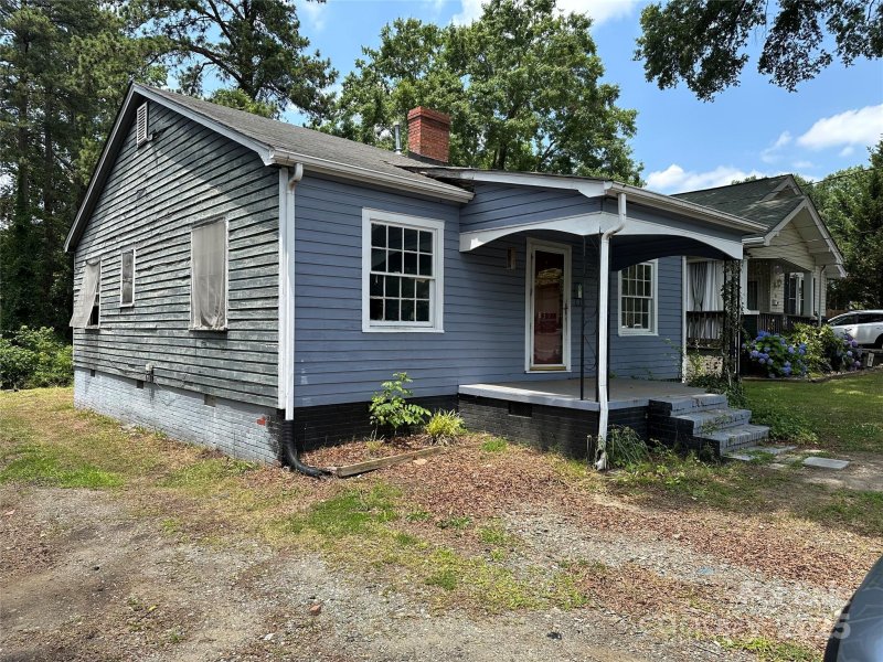 Property image 3 at 839 S Chester Street, Gastonia, NC 28052