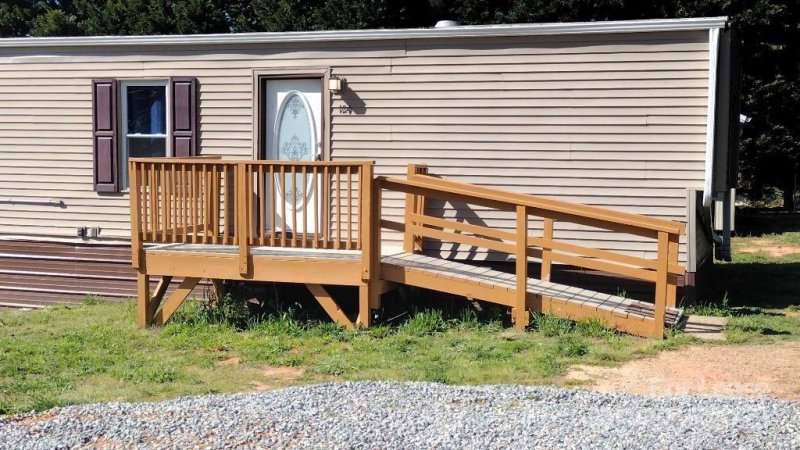 Property image 2 at 124 Cove View Drive, Mooresville, NC 28117