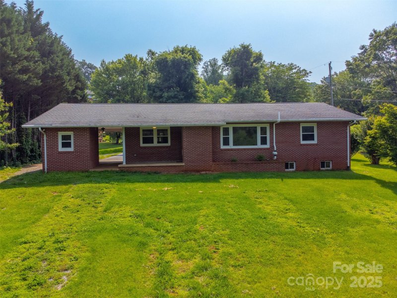 Property image 2 of 191 Rolling Green Drive in Rolling Green, Sylva, NC 28779