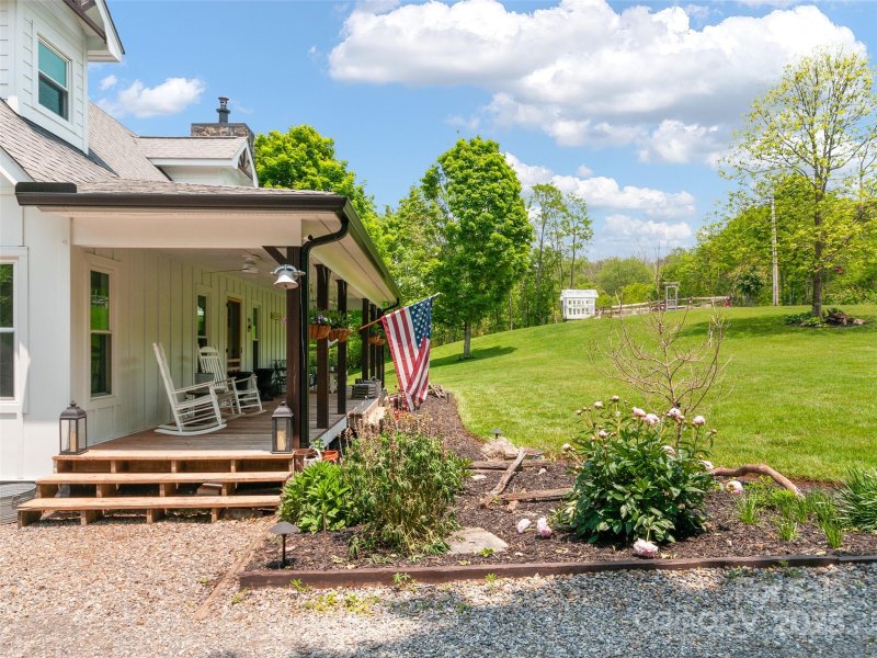 Property image 2 of 540 Windswept Ridge Road in The Glade, Canton, NC 28716