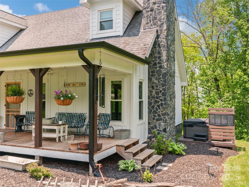 Property image 3 of 540 Windswept Ridge Road in The Glade, Canton, NC 28716