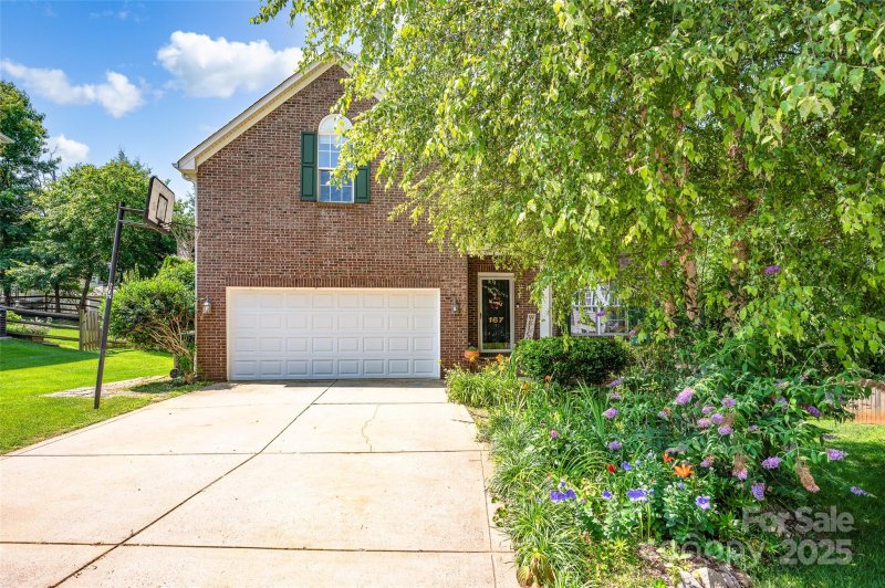 Property image 2 of 167 Foxtail Drive in Winslow Bay, Mooresville, NC 28117