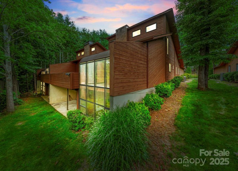 Woodfield, Asheville Community