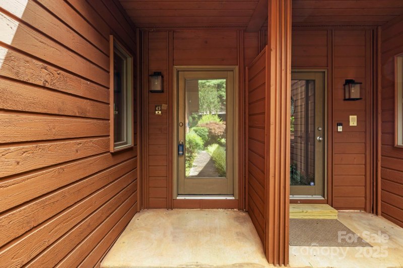 Property image 5 of 204 Woodfield Drive in Woodfield, Asheville, NC 28803