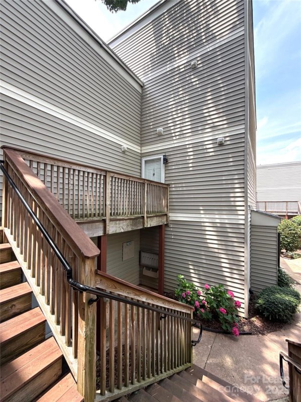 Property image 3 at 1605 Merry Oaks Road, Charlotte, NC 28205