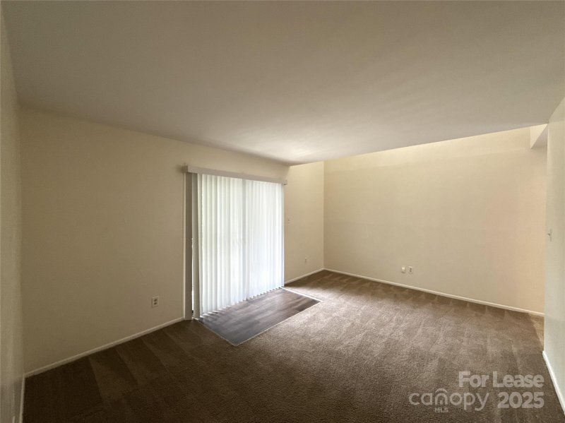 Property image 4 at 1605 Merry Oaks Road, Charlotte, NC 28205