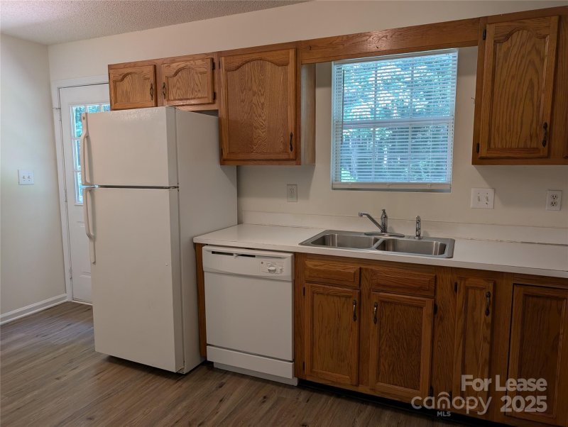 Property image 4 at 610 Pennwood Lane, Charlotte, NC 28215