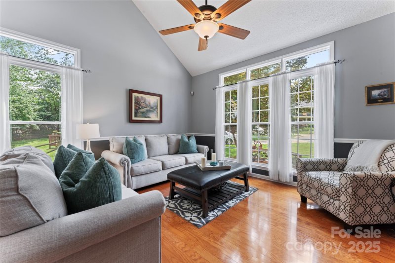 Property image 3 at 107 Glenmont Court, Mooresville, NC 28117