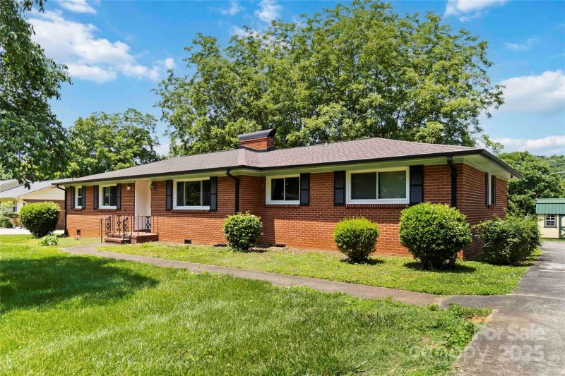 Property image 2 at 5111 Tewkesbury Road, Charlotte, NC 28269