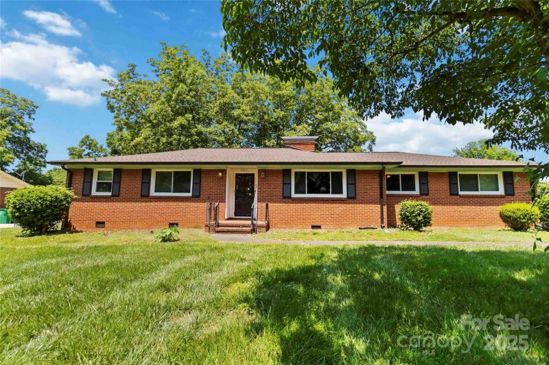 Property image 4 at 5111 Tewkesbury Road, Charlotte, NC 28269