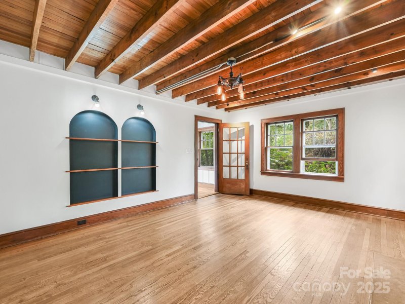 Property image 5 at 95 Arco Road, Asheville, NC 28805