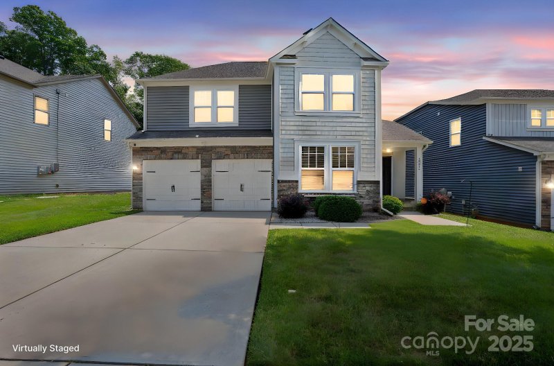 Michael Crossing, Charlotte Community