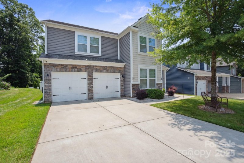 Property image 4 of 10012 Michael Crossing Drive in Michael Crossing, Charlotte, NC 28213