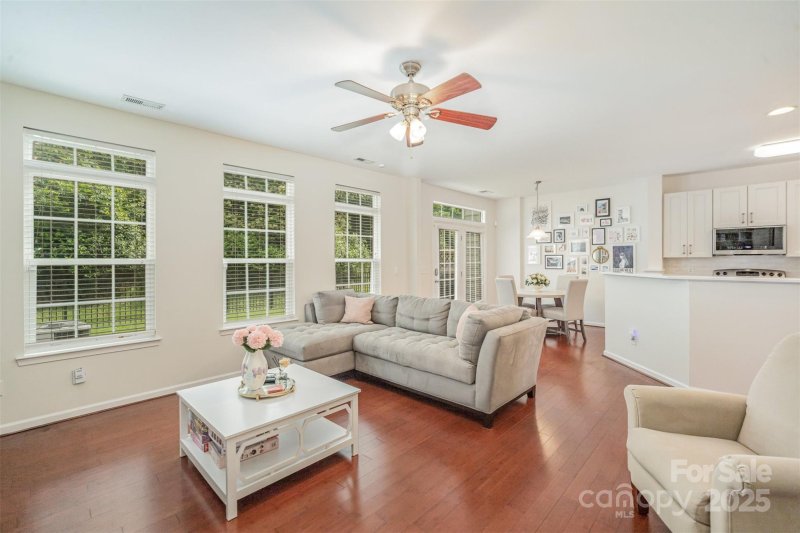 Property image 3 at 3326 Park South Station Boulevard, Charlotte, NC 28210