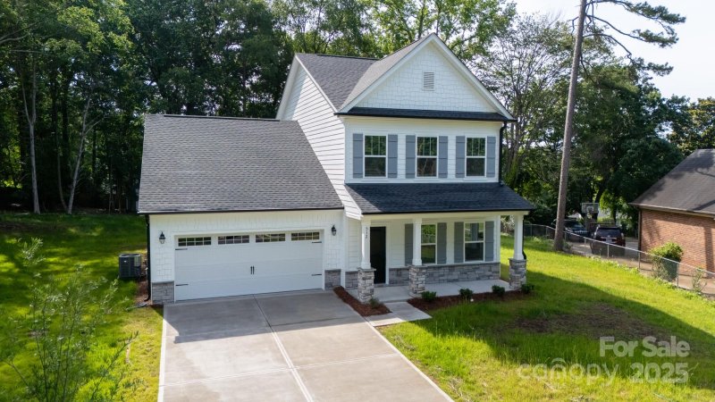 Property image 3 at 512 Beverly Circle, Charlotte, NC 28270