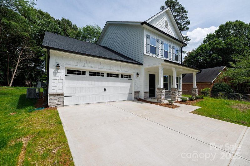 Property image 4 at 512 Beverly Circle, Charlotte, NC 28270