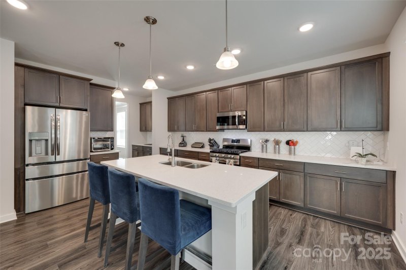 Layton Forest, Rock Hill community