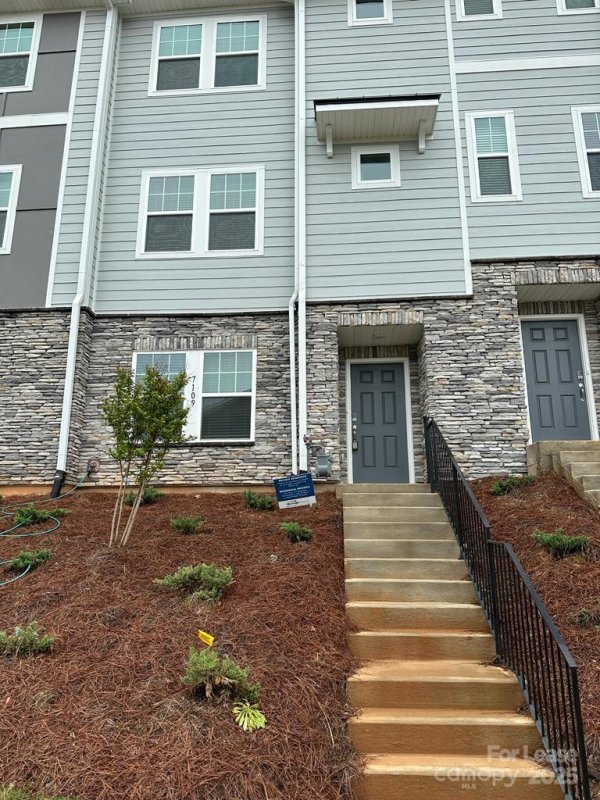 Property image 2 at 7109 Bryce Avenue, Charlotte, NC 28217