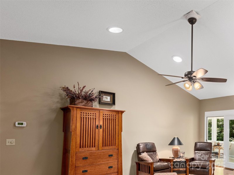 Property image 4 of 306 Croydon Drive in Carriage Park, Hendersonville, NC 28791