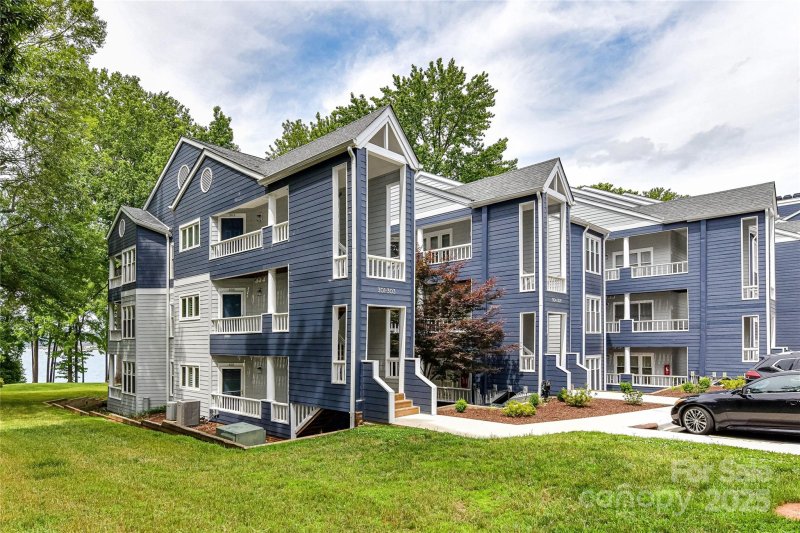 Property image 2 at 303 Northwest Drive, Davidson, NC 28036