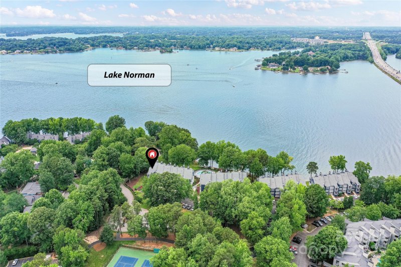 Property image 3 at 303 Northwest Drive, Davidson, NC 28036