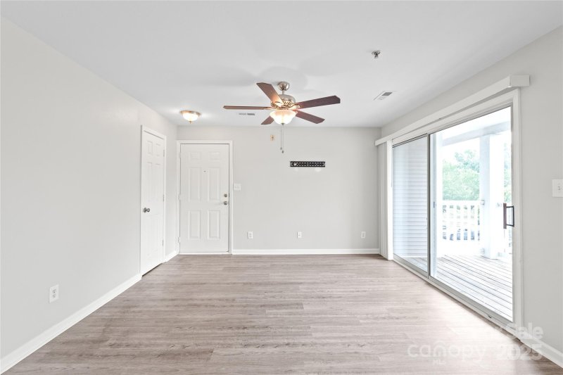 Property image 4 at 1104 Plaza Walk Drive, Charlotte, NC 28215