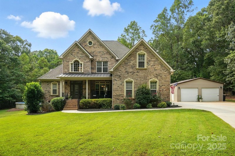 8101 Cane Pointe Lane
