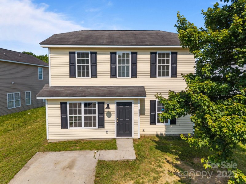 Property image 2 of 3527 Crestridge Drive in Brianna Terrace, Charlotte, NC 28217