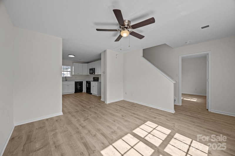 Property image 5 of 3527 Crestridge Drive in Brianna Terrace, Charlotte, NC 28217