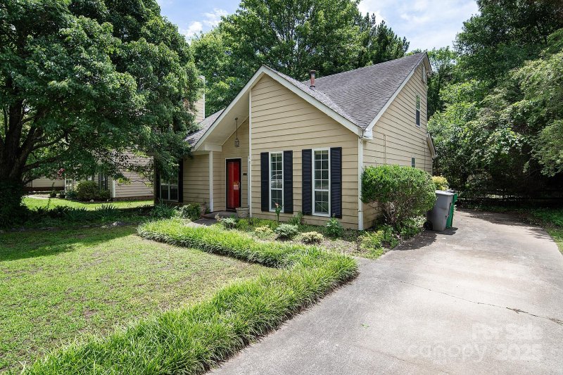 Property image 2 at 8618 Rittenhouse Circle, Charlotte, NC 28270