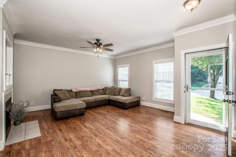 Property image 5 of 146 Valley Glen Drive in Meadow Glen, Troutman, NC 28166