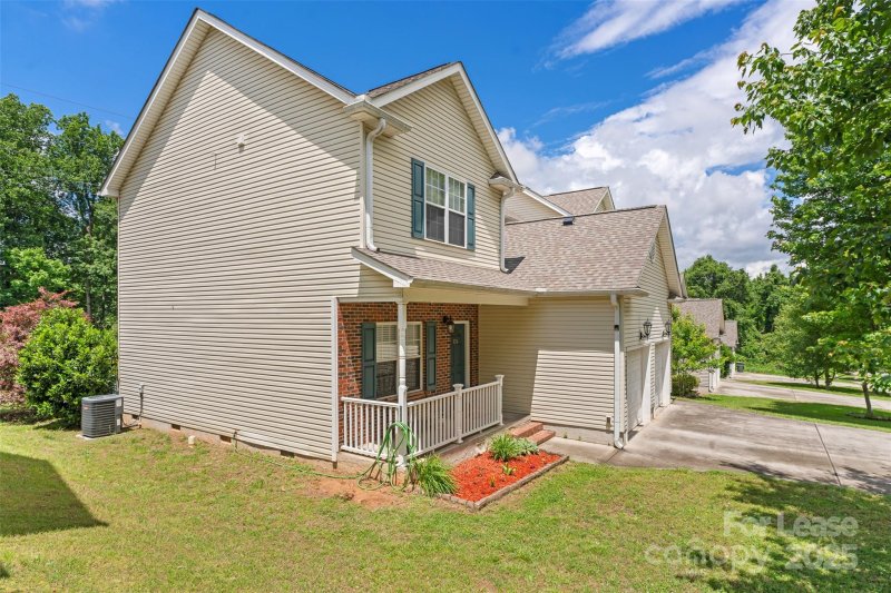 Property image 2 at 126 Ridge Bluff Road, Mooresville, NC 28115