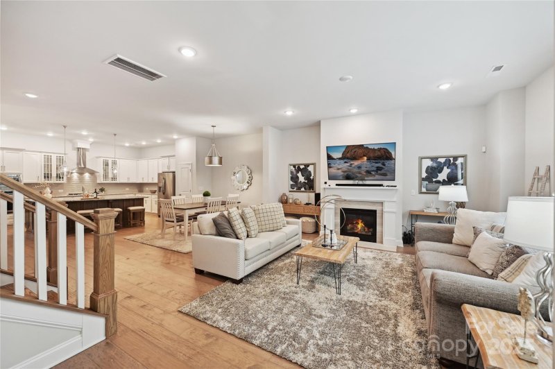 Property image 3 of 10022 Wayfair Meadow Court in Southridge, Charlotte, NC 28277