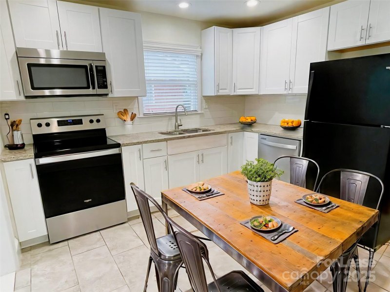 Property image 2 at 5132 Unaka Avenue, Charlotte, NC 28205