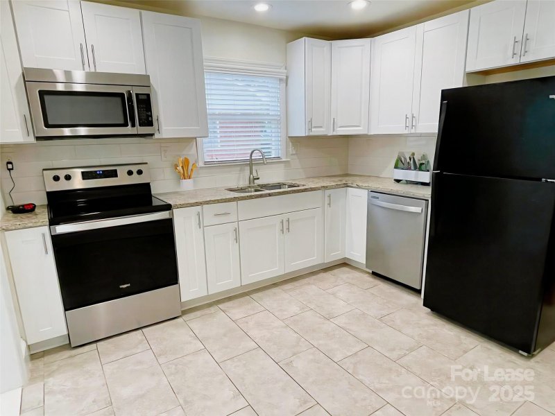 Property image 3 at 5132 Unaka Avenue, Charlotte, NC 28205