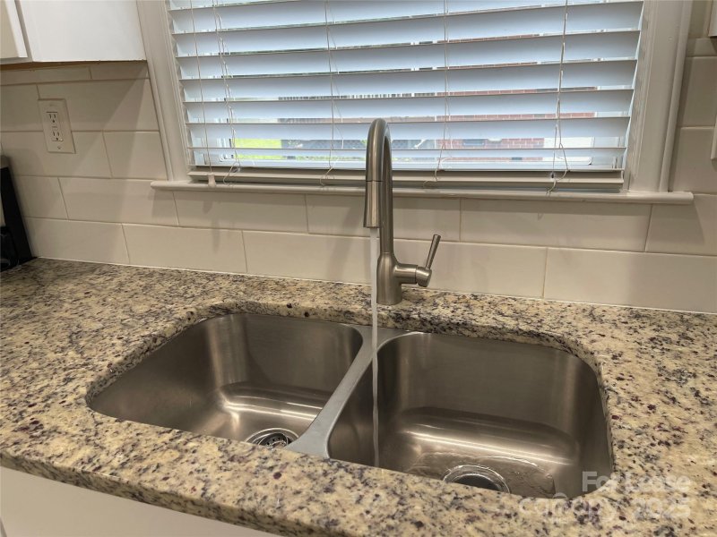 Property image 5 at 5132 Unaka Avenue, Charlotte, NC 28205