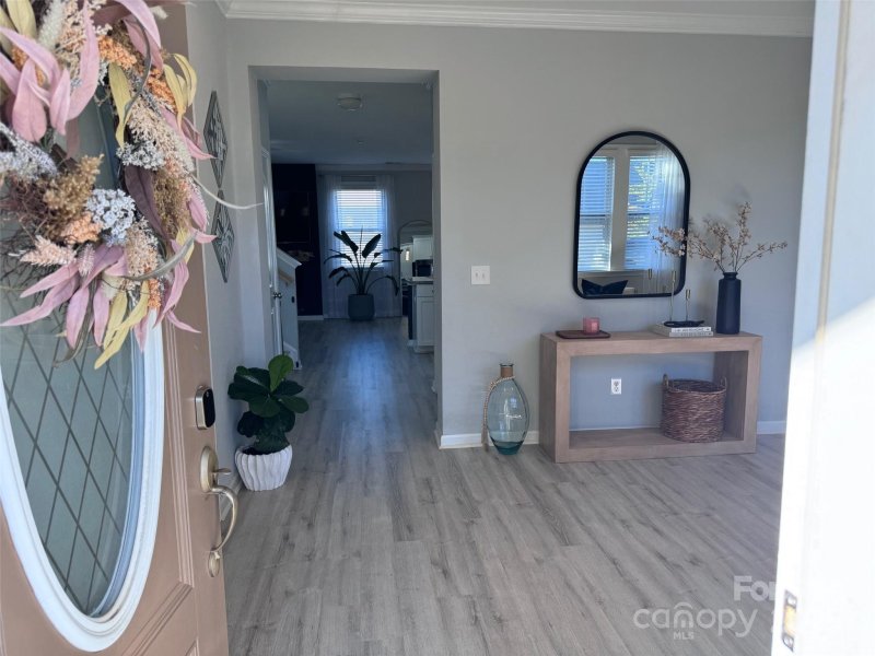 Property image 4 of 9419 Silverdale Lane in Meridale, Charlotte, NC 28269