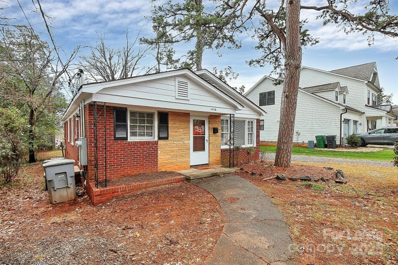 Property image 2 at 1436 Chippendale Road, Charlotte, NC 28205