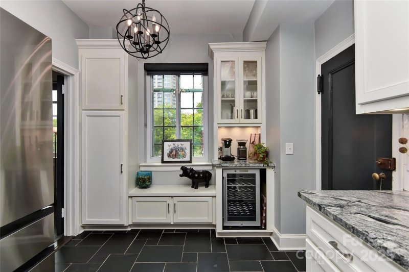 Property image 4 at 301 W 10th Street, Charlotte, NC 28202