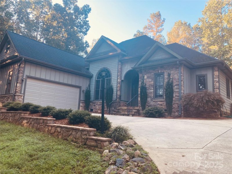 Vista at the Riverbank, Tryon Community