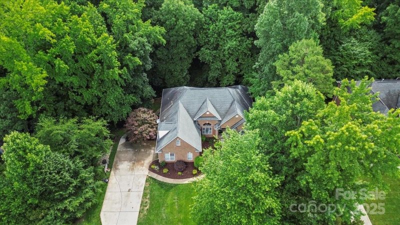 Property image 3 of 10501 Olde Irongate Lane in Ellington Farm, Mint Hill, NC 28227