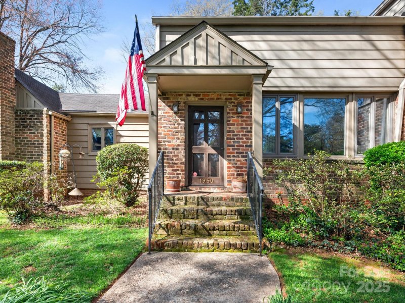 Property image 2 at 1950 Overhill Road, Charlotte, NC 28211