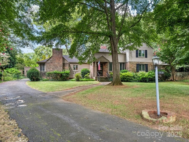 Property image 3 at 1950 Overhill Road, Charlotte, NC 28211