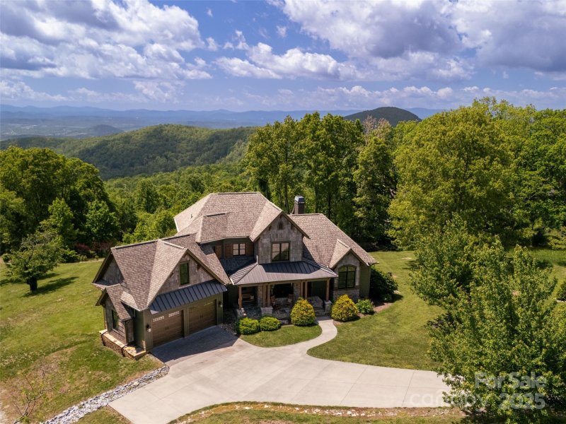 Property image 3 at 77 Summer Breeze Drive, Hendersonville, NC 28792