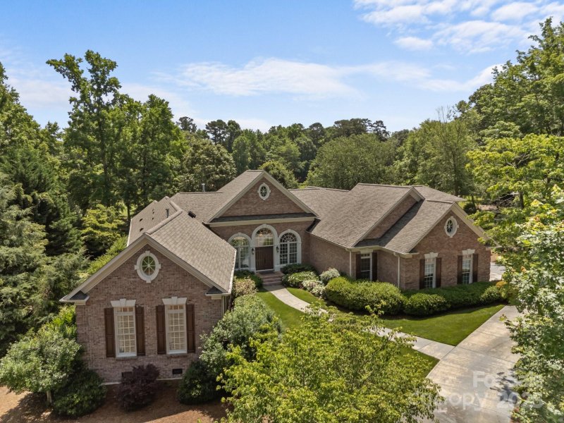 Property image 2 of 1629 Southpoint Lane in Uwharrie Point, New London, NC 28127