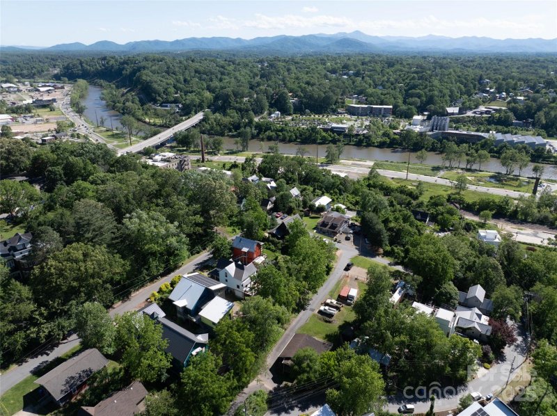 Property image 4 of 99999 Park Place in Chicken Hill, Asheville, NC 28801