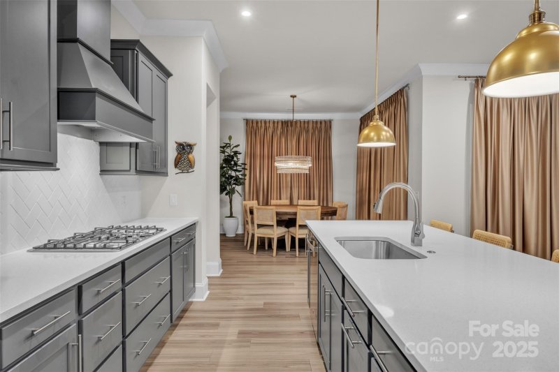 513 Meadow Ridge Drive