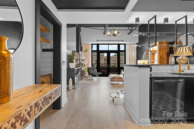 720 Governor Morrison Street