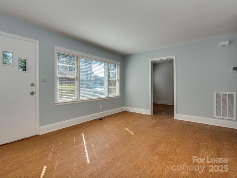 Property image 3 at 943 Norland Road, Charlotte, NC 28205