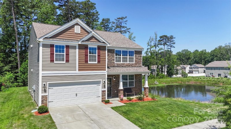 Property image 2 at 2527 Linhay Drive, Charlotte, NC 28216